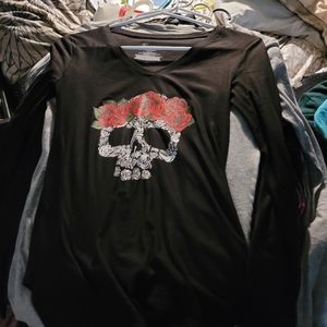 No boundaries skull shirt size small